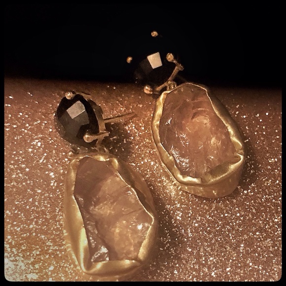 Zariin Natural-Cut Spirited earrings - Picture 2 of 3